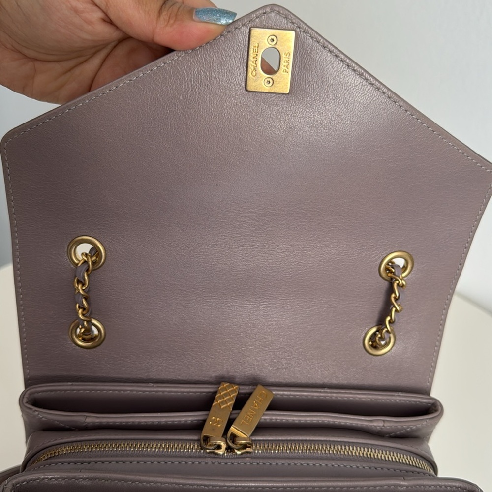 Chanel Grey-Taupe Chevron Leather Flap Bag Shoulder Crossbody Vintage Gold HW - Picture 14 of 17